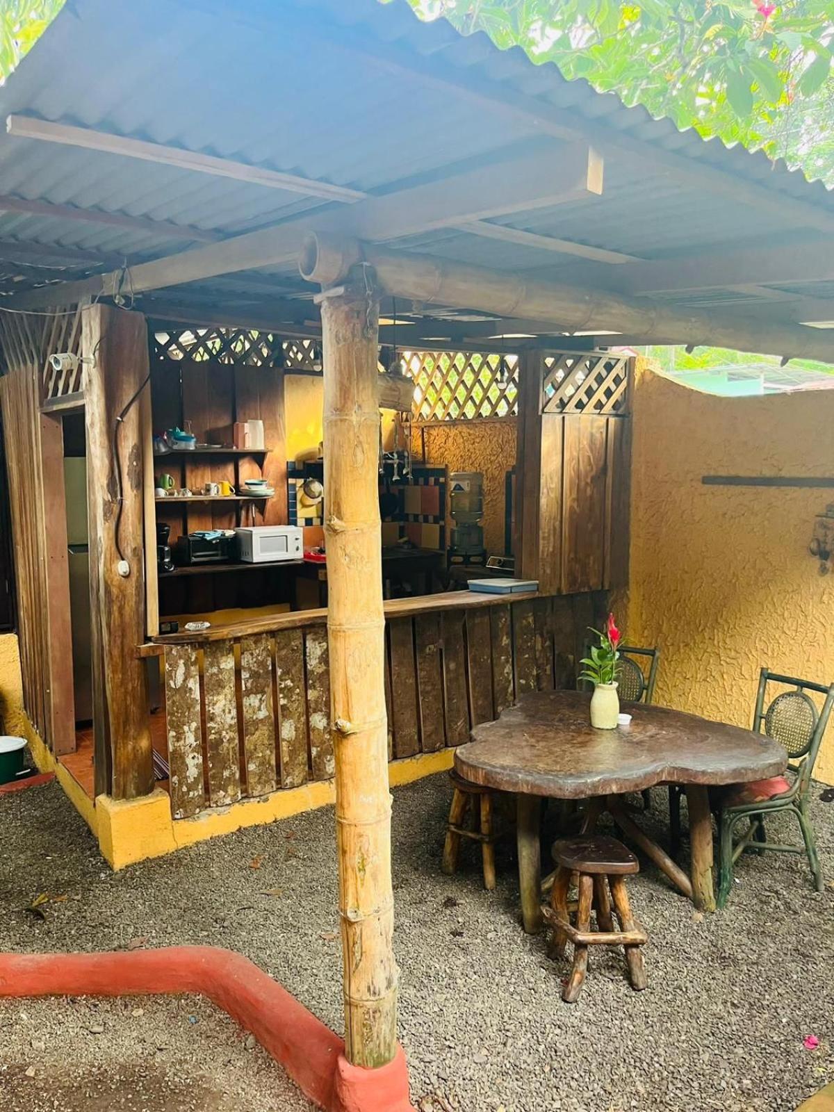 Puerto Viejo de TalamancaLa Casa De Rolando别墅 外观 照片